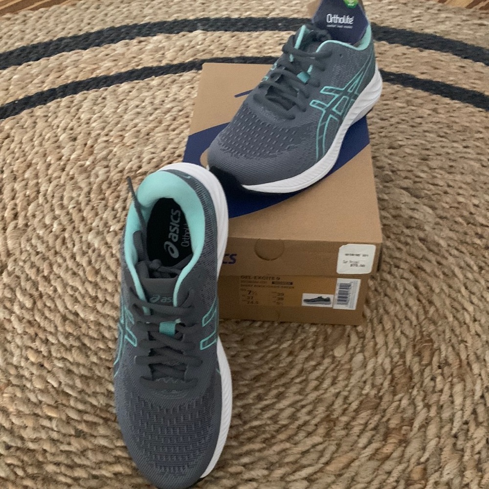 Brand new/with tags - Womens ASICS Gel-Excite 9 with Ortholite Foam Insoles